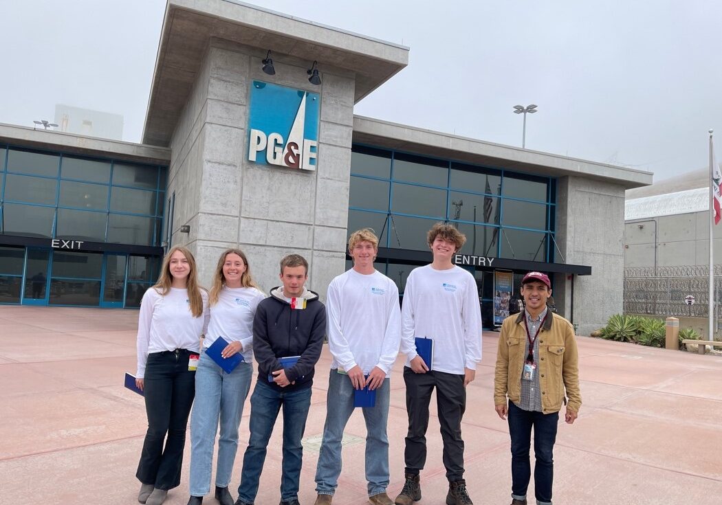 Students standing in front of the PG&E building